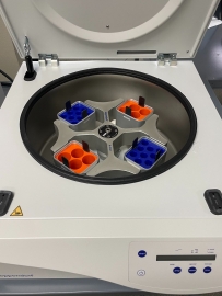 Eppendorf Benchtop Centrifuge Model 5810